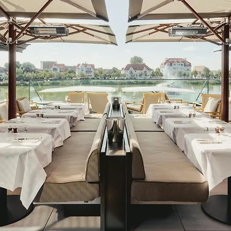 La Reserve Hotel