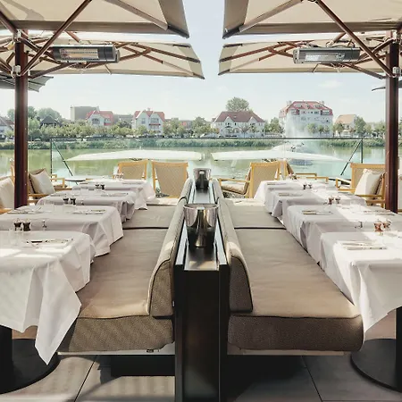 La Reserve Hotel