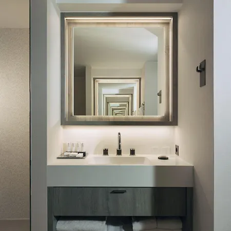 La Reserve Hotel